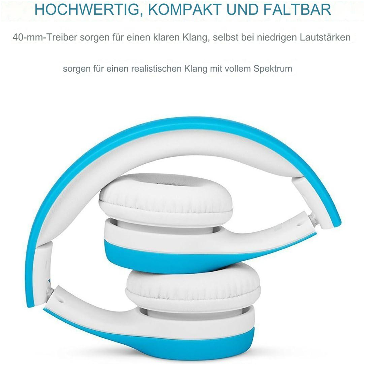 Blau-weiße, faltbare Kopfhörer. Die Kopfhörer sind in sich zusammengefaltet.