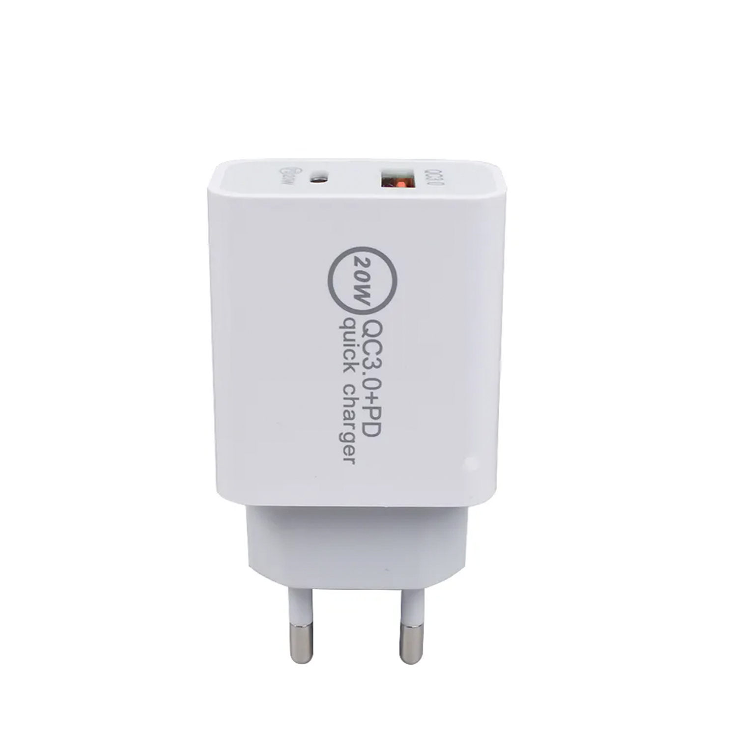 Caricatore rapido bianco da 20W con etichetta QC3.0+PD. I pin di ricarica sono visibili.