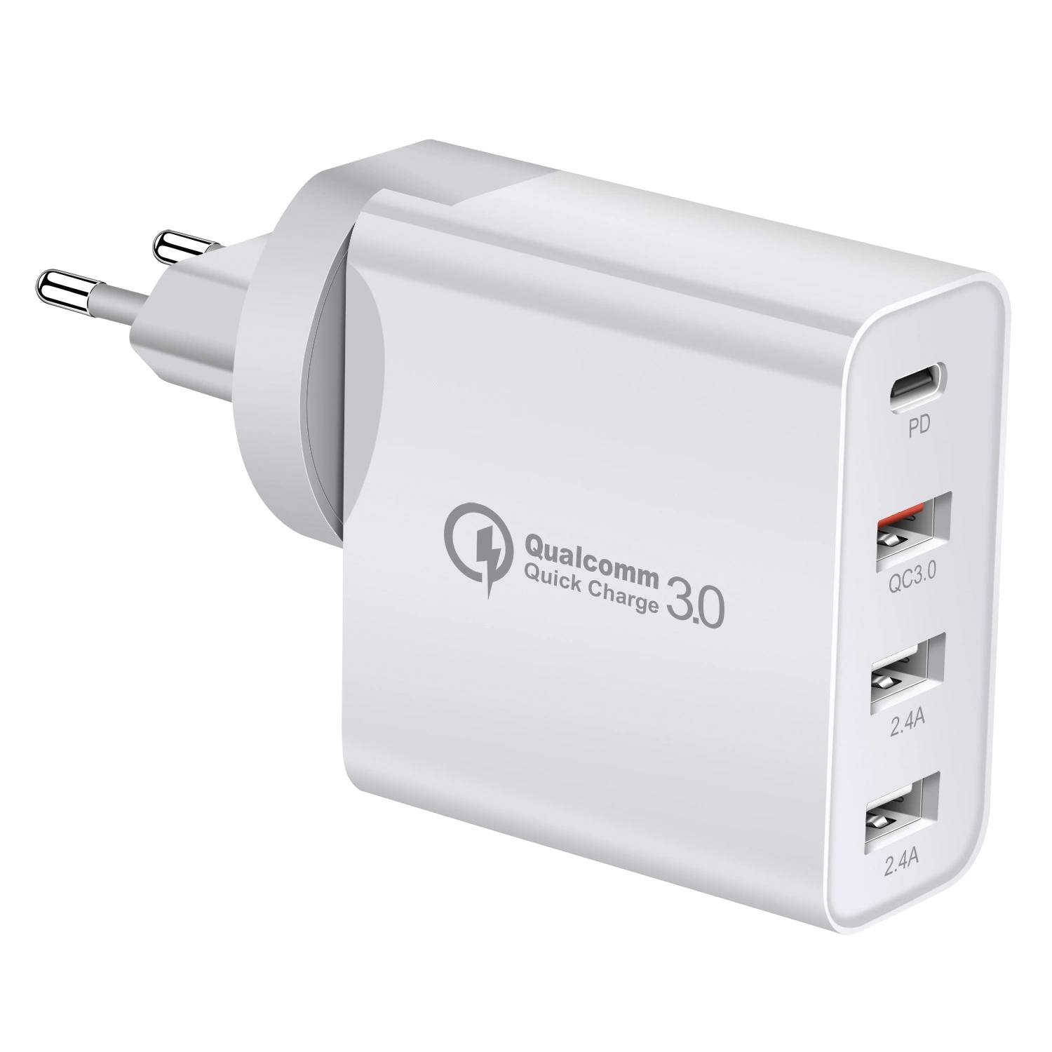 Caricatore bianco Qualcomm Quick Charge 3.0 con tre porte USB su sfondo bianco.