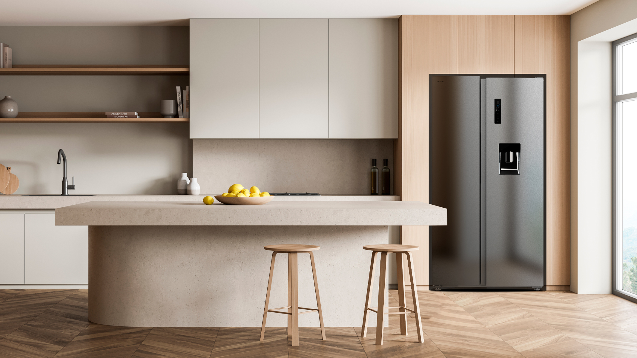 Cucina moderna con frigorifero, isola e sgabelli in legno. Legno chiaro e schema di colori bianchi.