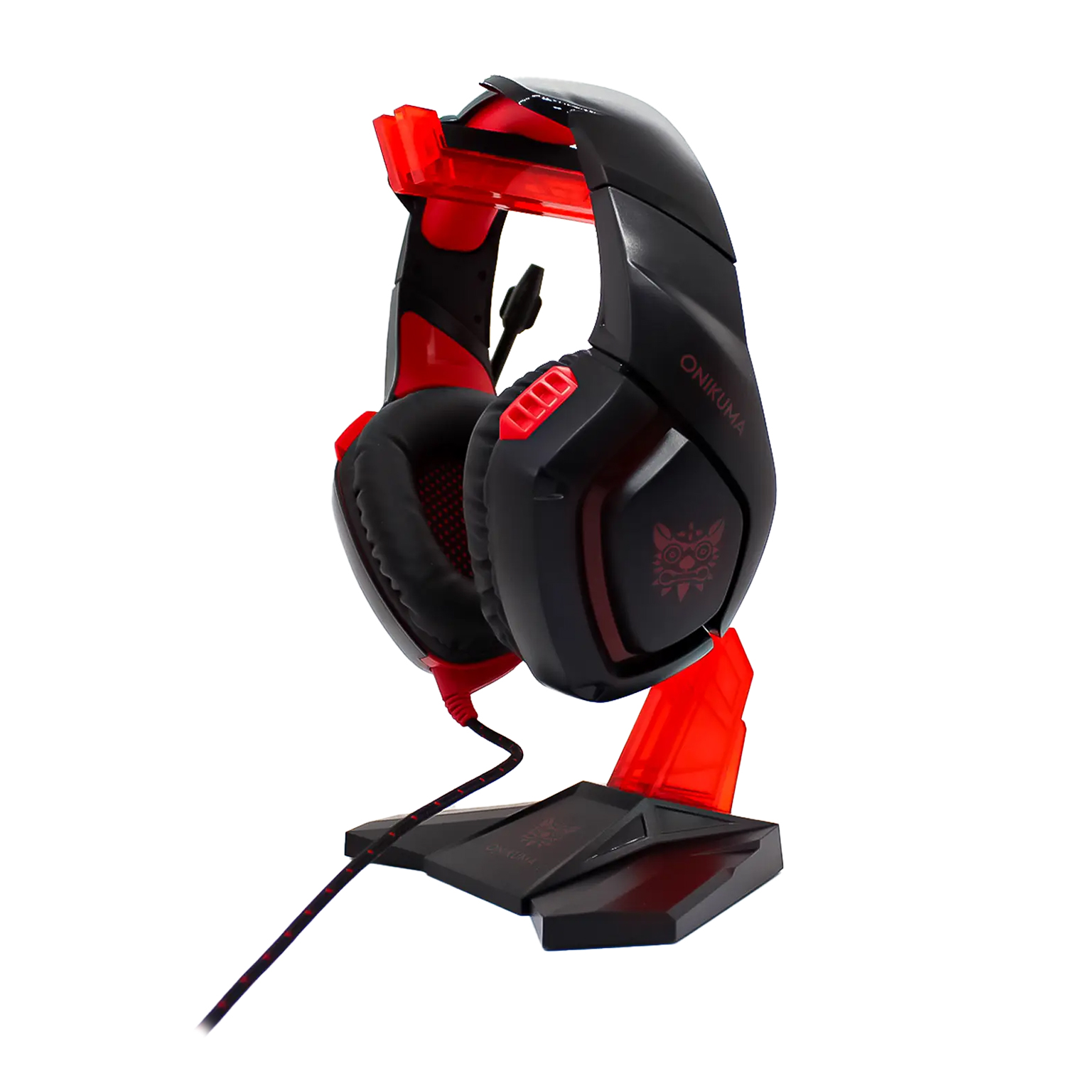 Auriculares para juegos negros y rojos en un soporte. El soporte es rojo. Los auriculares tienen detalles rojos.