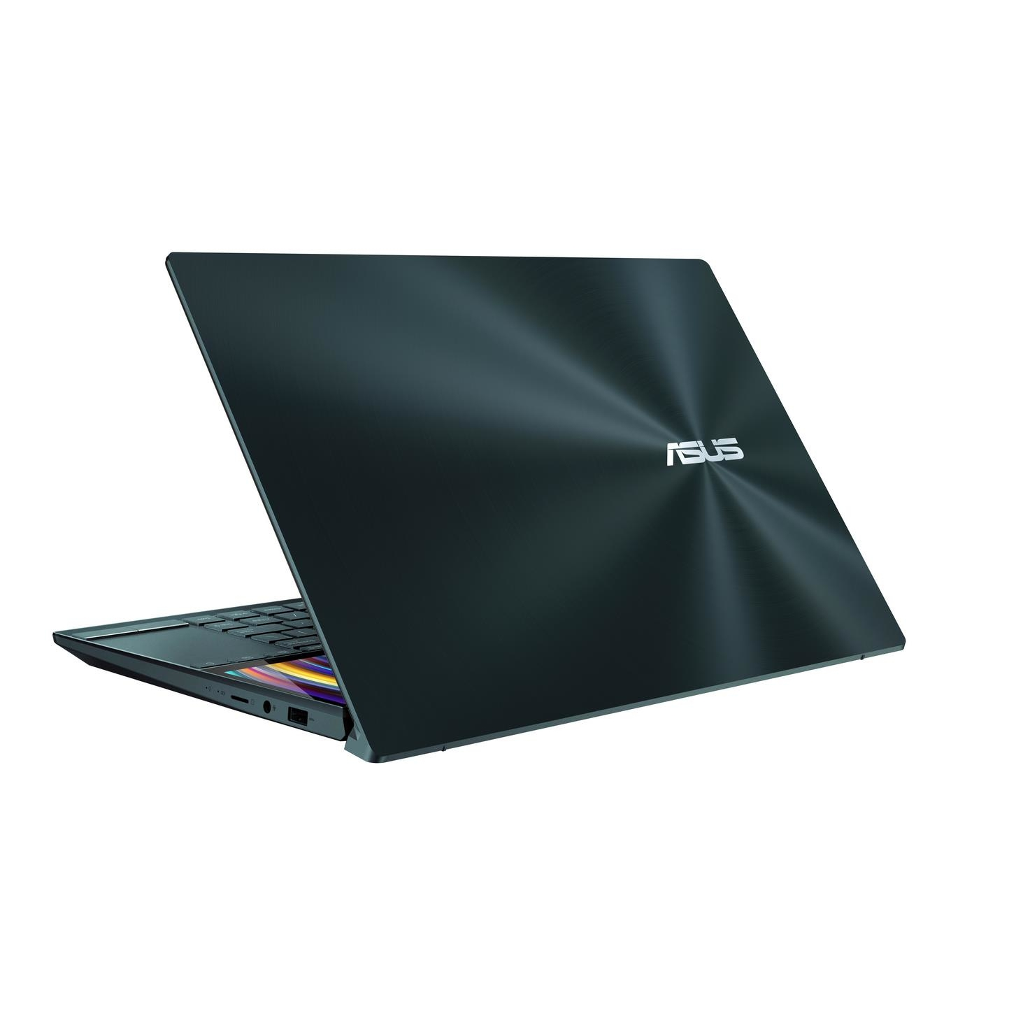 Laptop con finitura metallica scura, aperto ad angolo. Logo ASUS visibile, che mostra il retro del dispositivo.