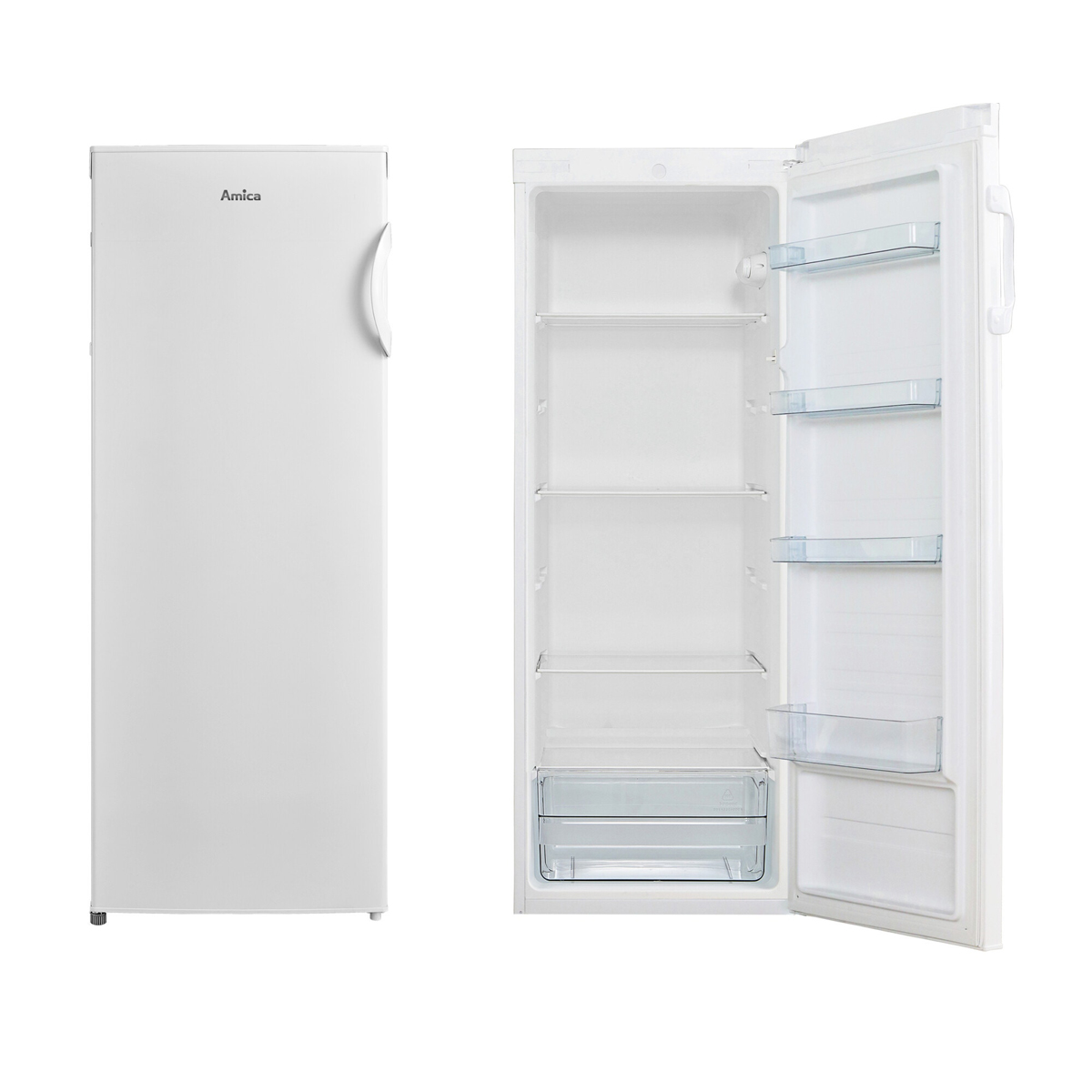 Weißer Kühlschrank mit geschlossener Tür links und offener Tür mit Regalen rechts.