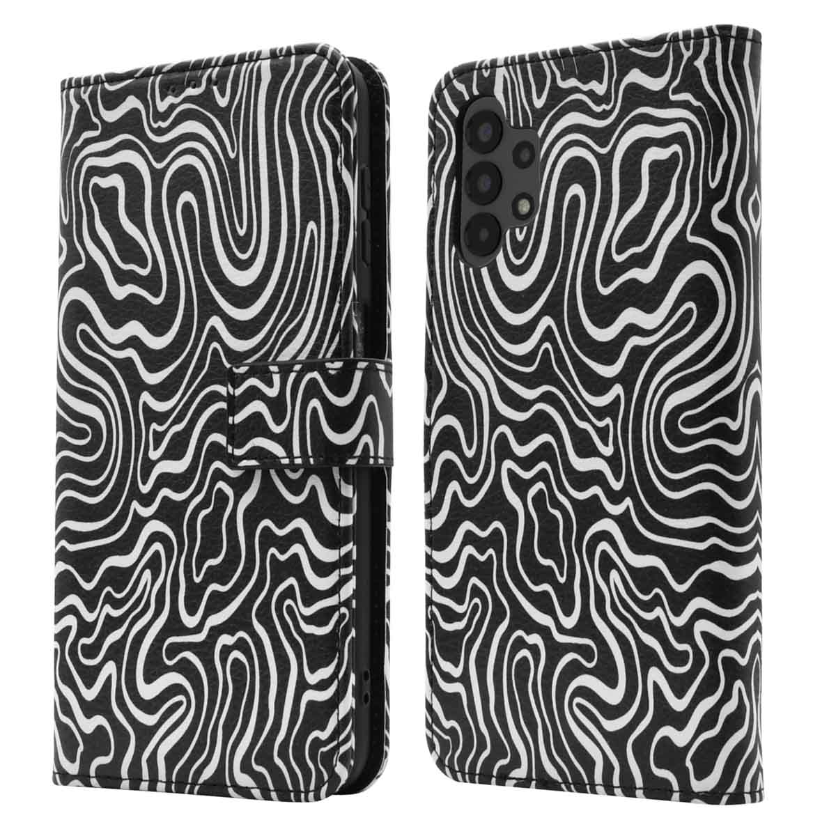 Une coque de téléphone avec un motif tourbillon noir et blanc. Elle est ouverte, avec un téléphone à l'intérieur.