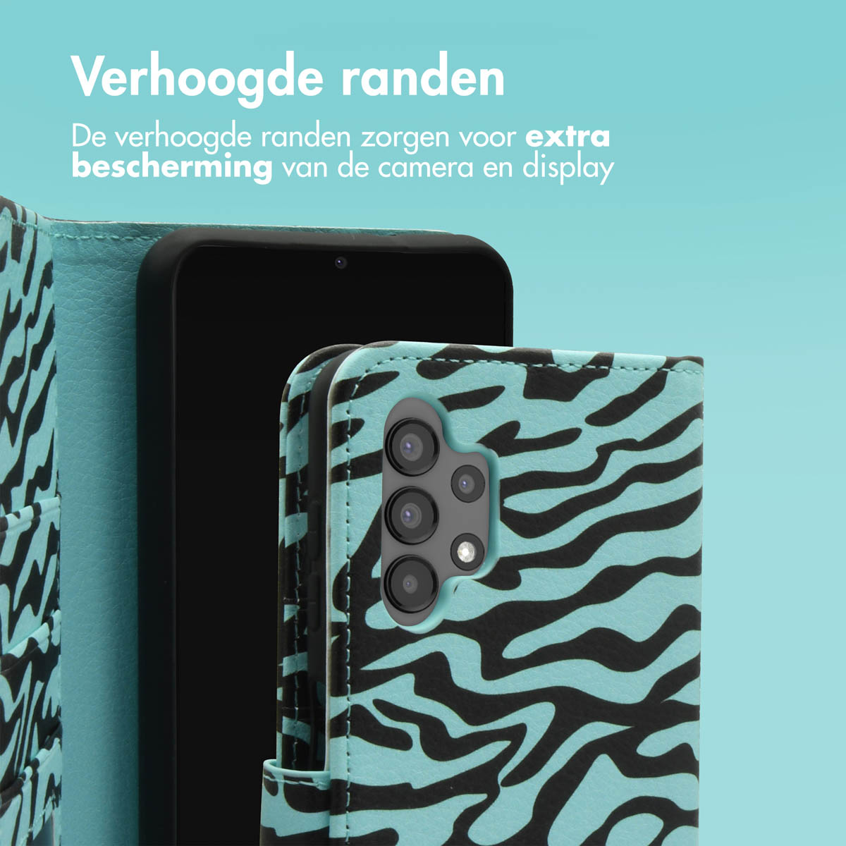 Coque de téléphone avec un motif zèbre. Un téléphone noir est à l'intérieur. Le fond est bleu clair.