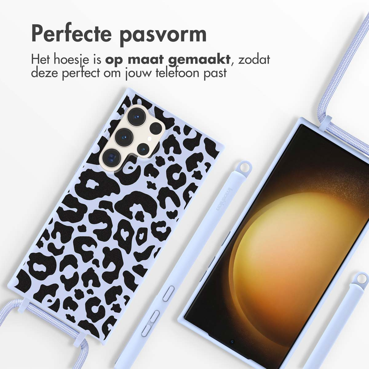 Deux coques de téléphone bleu clair avec imprimé léopard noir. Texte : « Ajustement parfait ». Téléphone et stylet visibles.