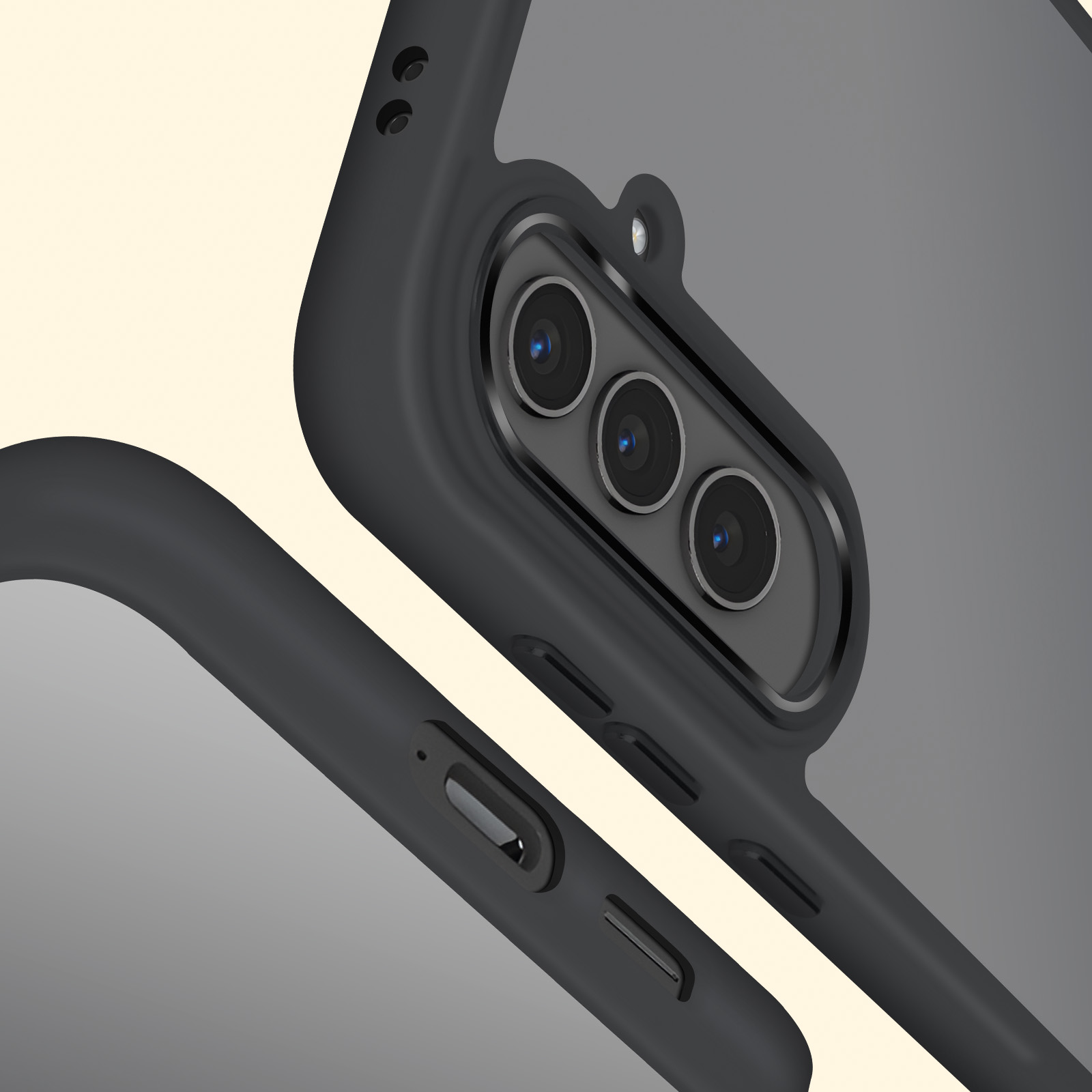 Primo piano di una custodia per telefono con tre obiettivi della fotocamera e un pulsante di accensione.