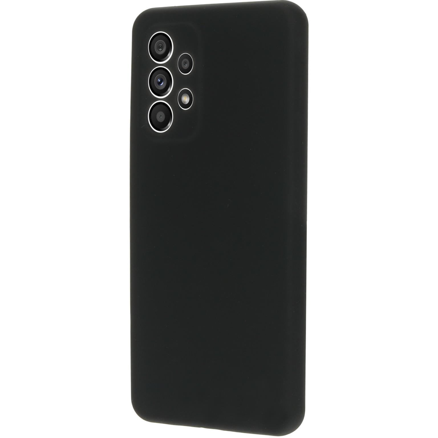 Zwarte telefoonhoes met drie camera's. De hoes staat op een witte achtergrond. De achterkant is effen.
