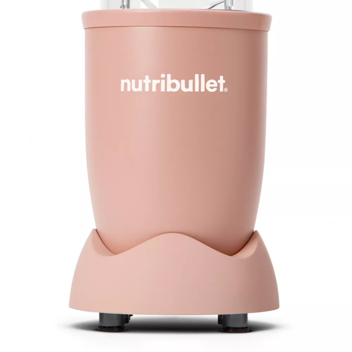 Różowy blender Nutribullet na białym tle. Marka jest widoczna na blenderze.