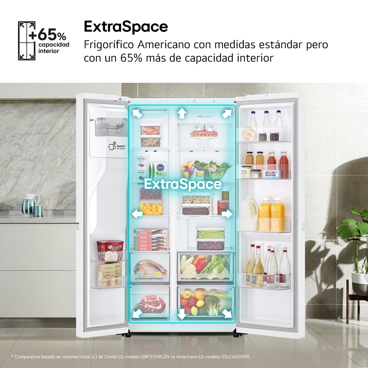 Refrigerador blanco abierto con comida dentro. El texto dice 'ExtraSpace', y las flechas indican capacidad.