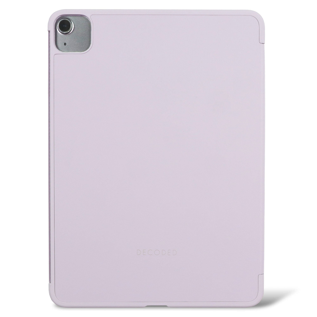 Custodia per iPad lavanda con fotocamera. La custodia ha un logo e il testo Decoded.