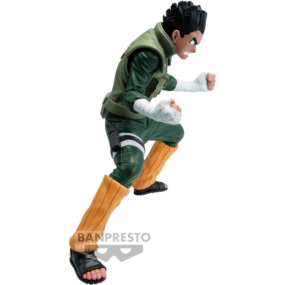 Figura de hombre en pose de lucha, con ropa verde y naranja.