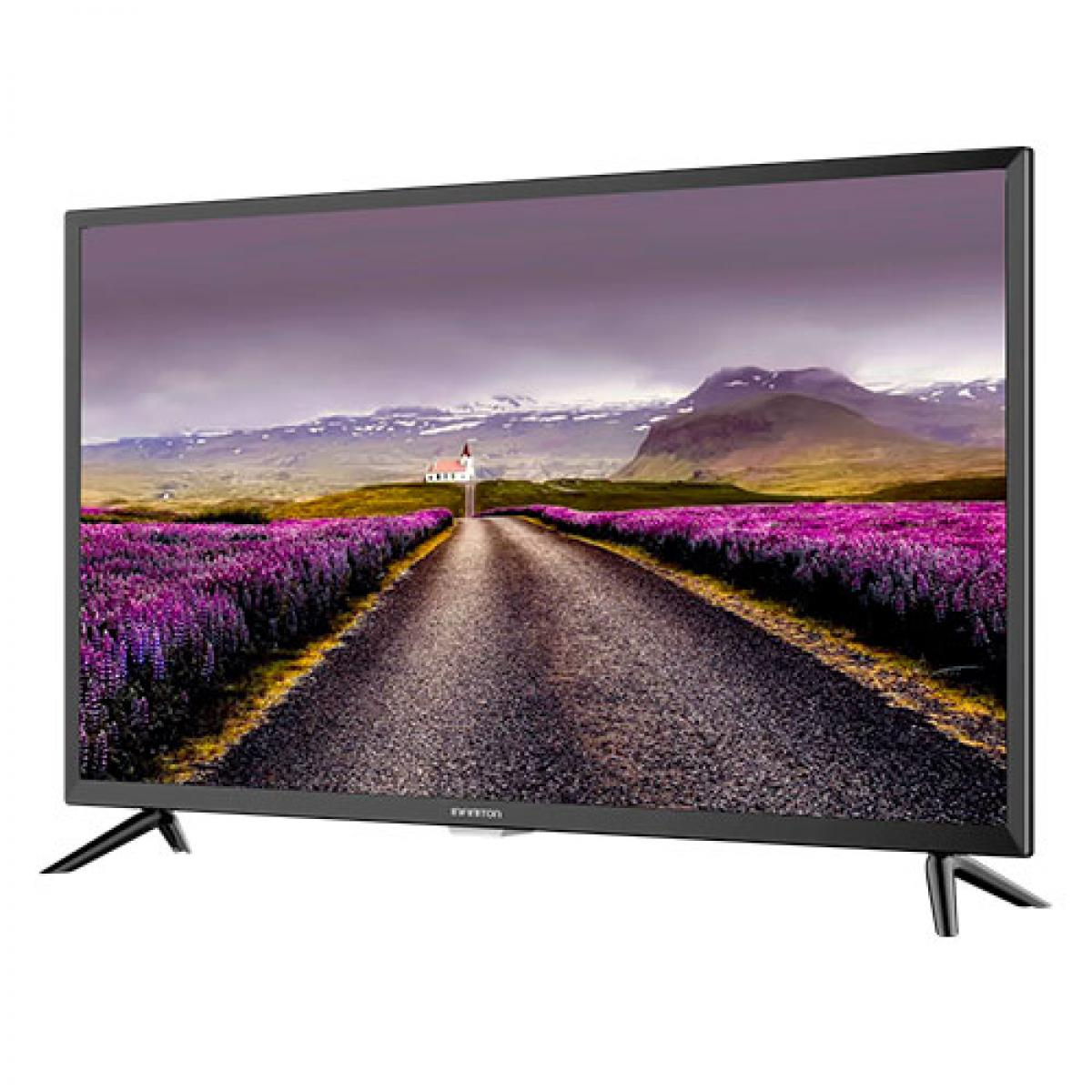 Una pantalla de TV que muestra un camino hacia una iglesia, rodeado de flores moradas y colinas verdes.