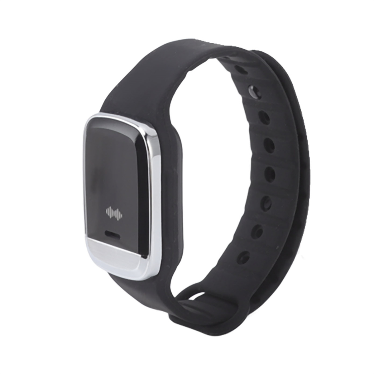 Ein schwarzer Fitnesstracker mit gebogenem Display und schwarzem Armband. Das Band liegt auf weißem Untergrund.
