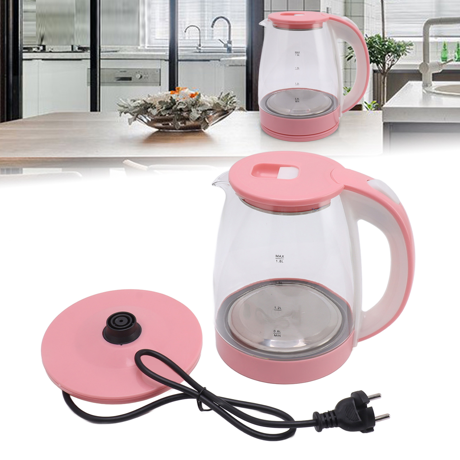 Rosa und transparenter elektrischer Wasserkocher mit Griff, Deckel und Netzkabel. Im Hintergrund eine Küche.
