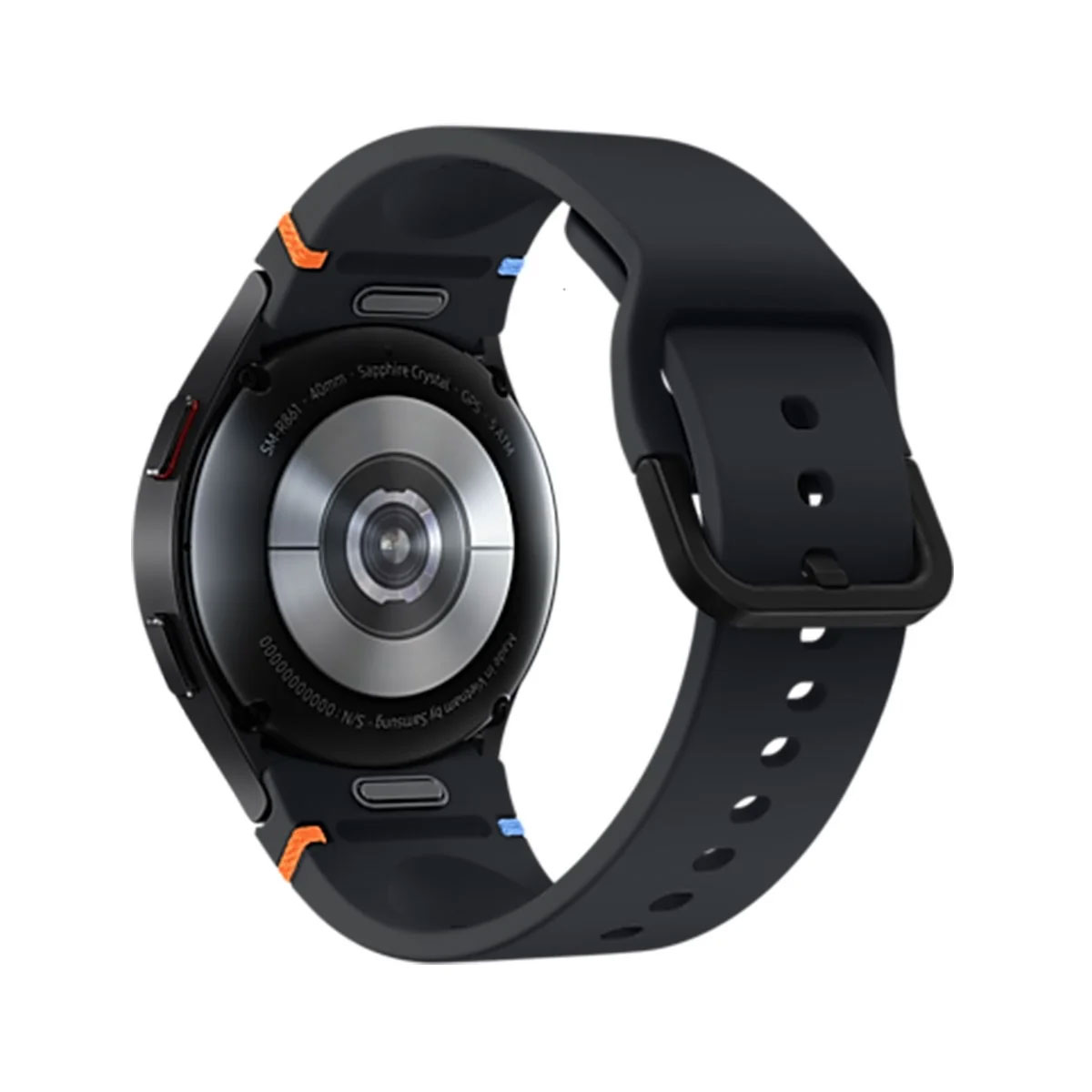 Smartwatch negra con correa negra, detalles en naranja. Está sobre una superficie blanca, mostrando la parte trasera.