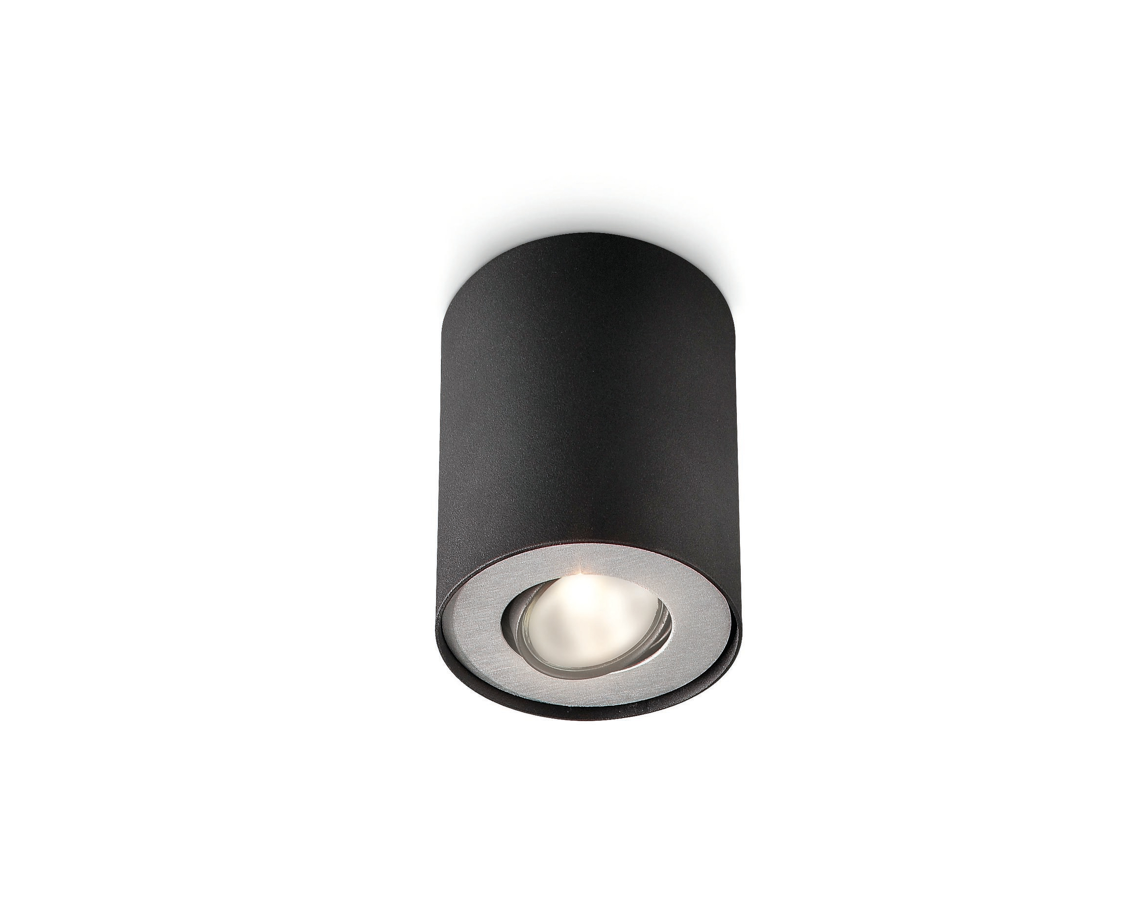 Schwarzer Deckenstrahler auf weißem Hintergrund. Zylindrische Form mit Einbaulicht.