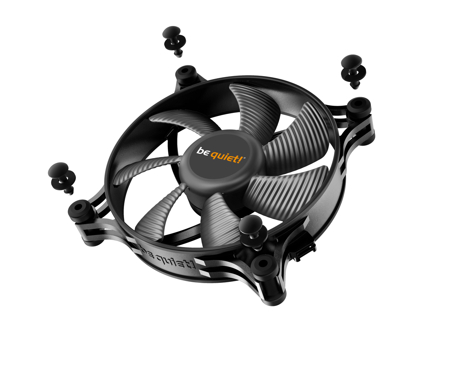 Un ventilateur d'ordinateur noir avec un logo be quiet! et des supports en caoutchouc noirs.