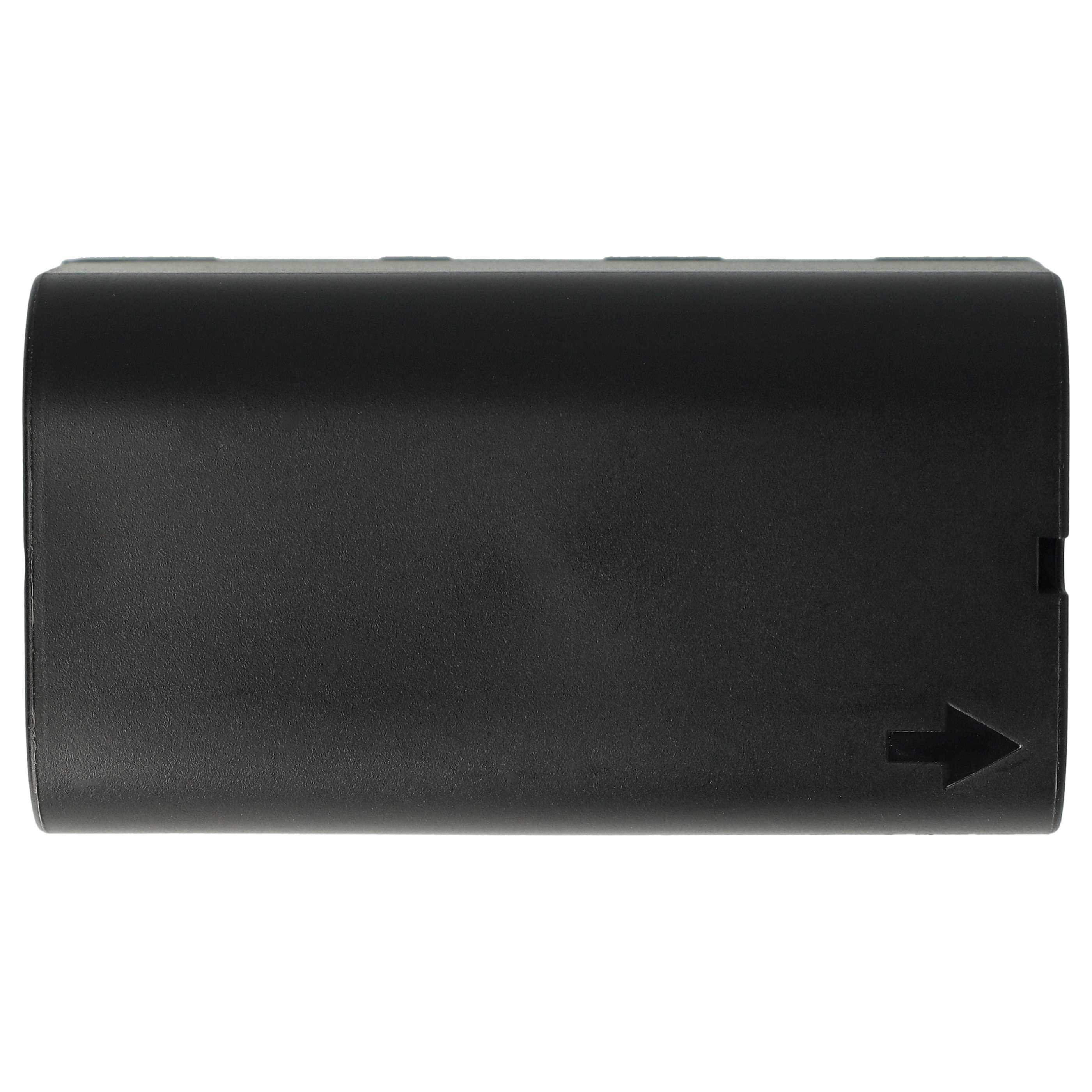 Eine schwarze Batterie mit einem Pfeil auf weißem Hintergrund.