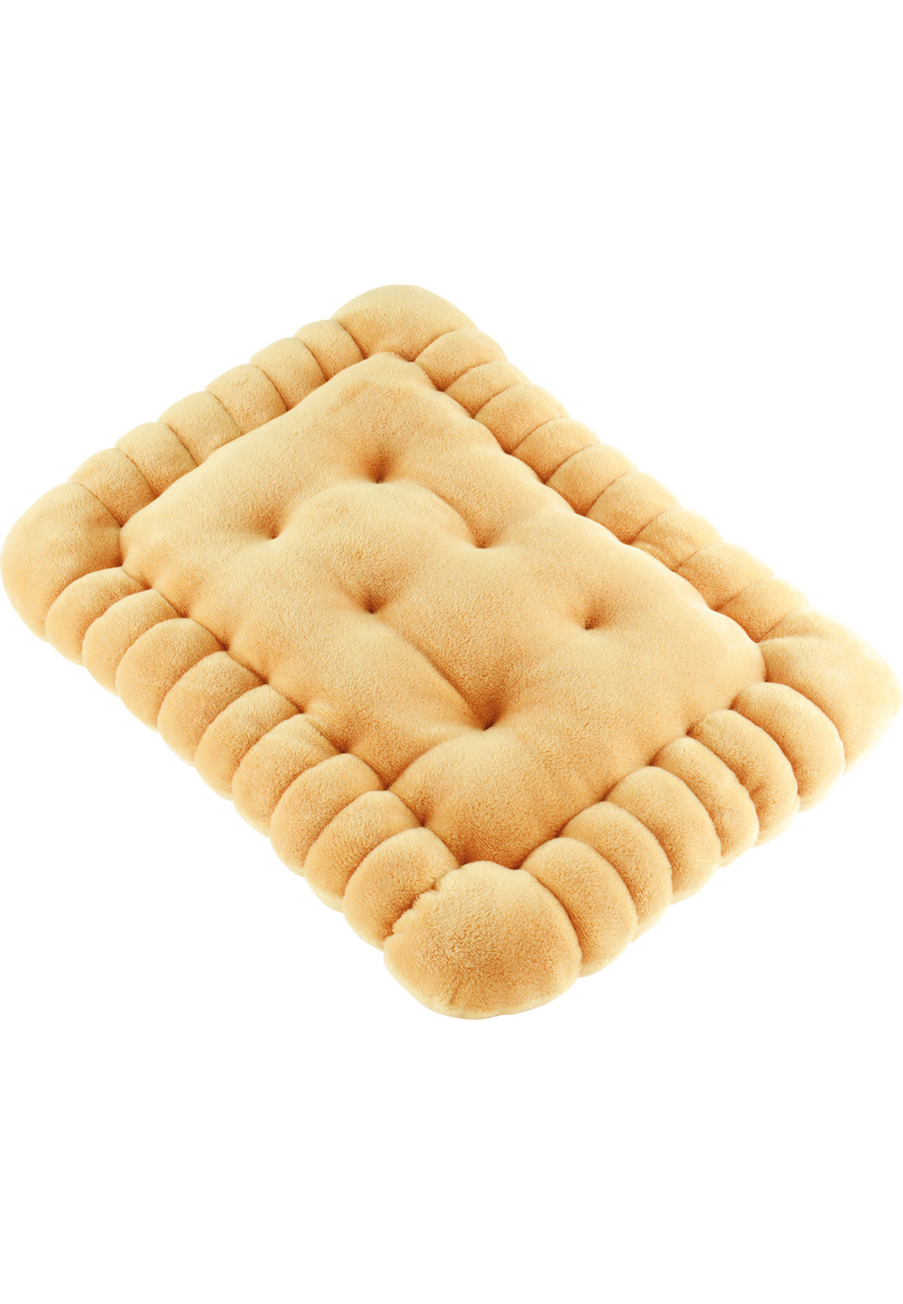 Ein beiges, rechteckiges Kissen, das einem Keks ähnelt, mit abgerundeten Kanten und Knöpfen, isoliert auf Weiß.