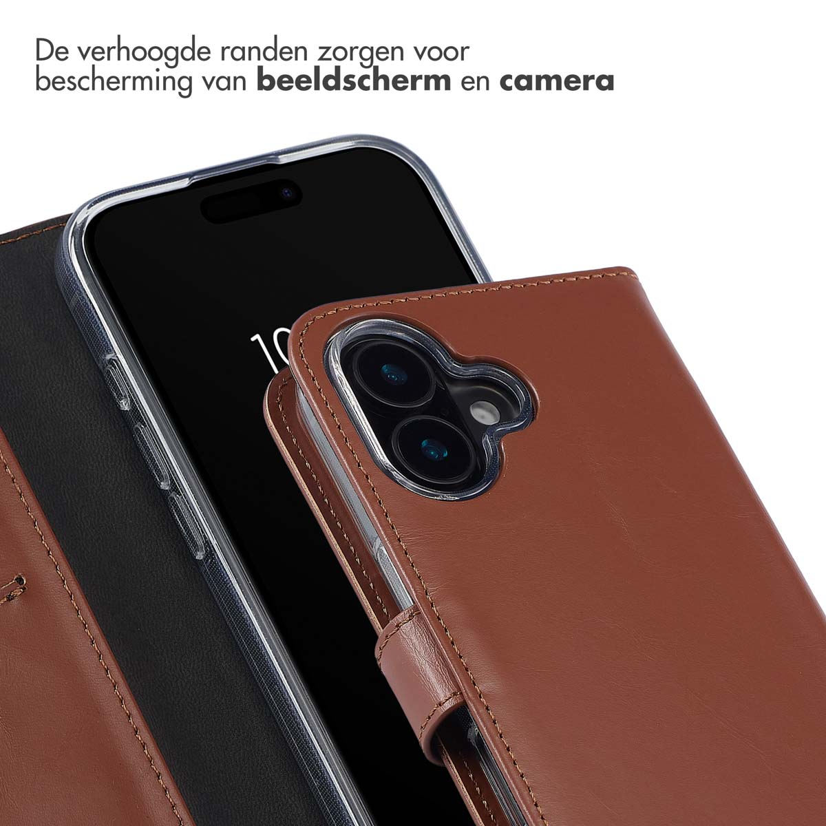 Een close-up van een bruine telefoonhoes, met de telefoon en het camera-gedeelte met een doorzichtige hoes.