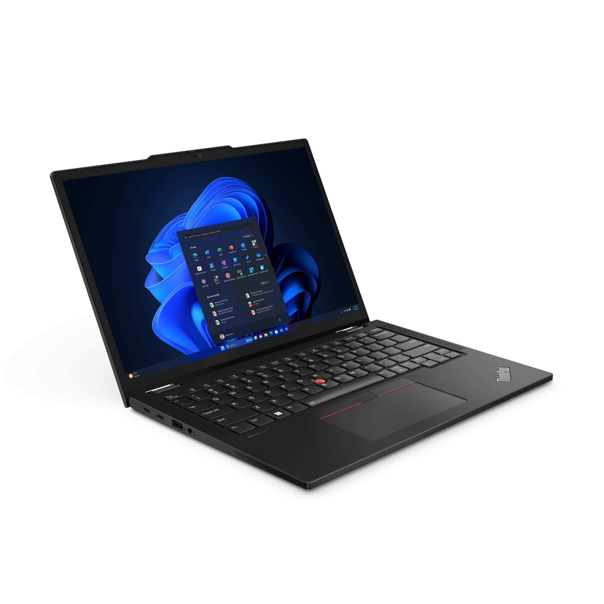 Un laptop nero aperto, che mostra il desktop di Windows. Su sfondo bianco. Vista angolata.