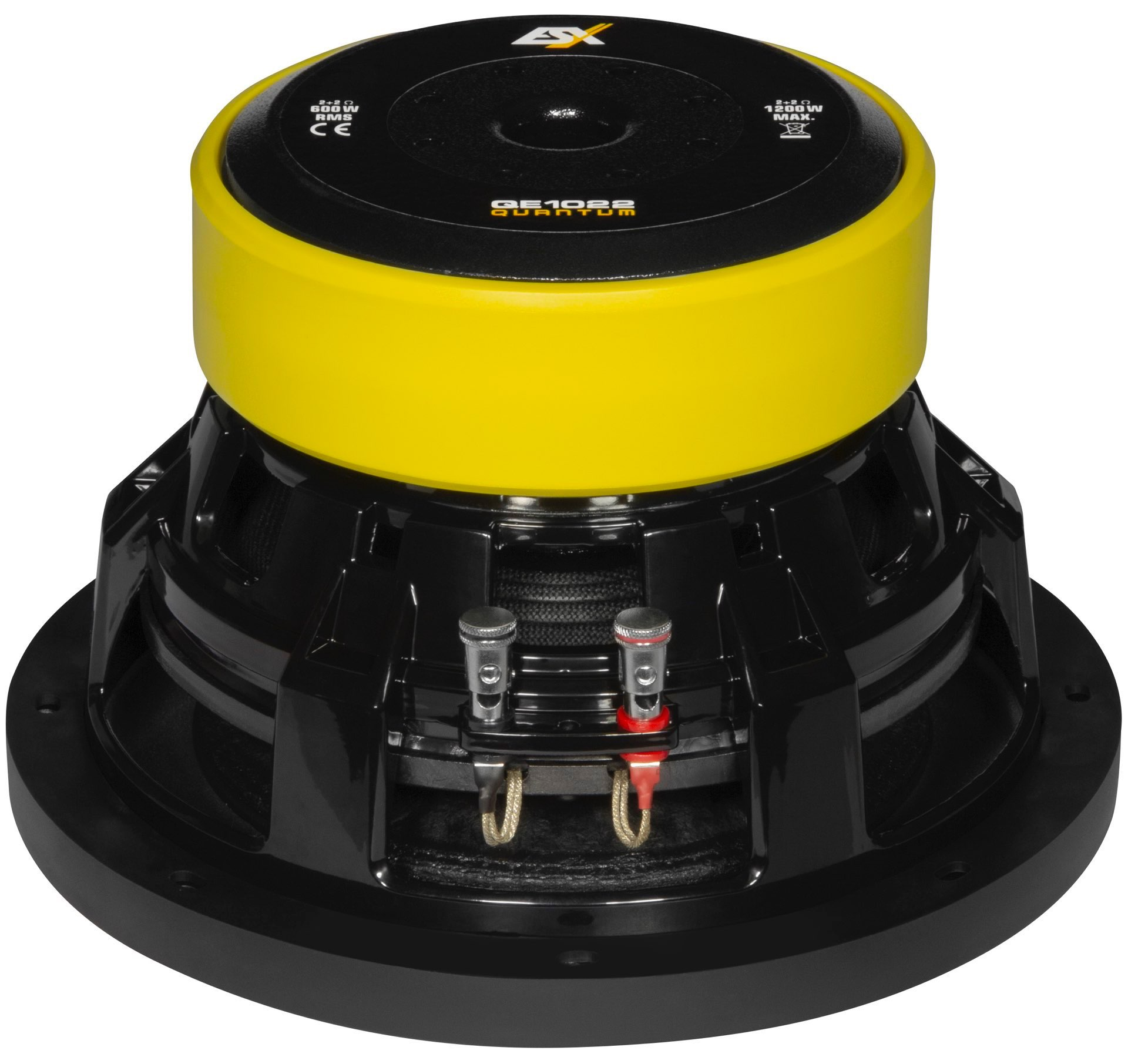 Ein schwarzer Subwoofer mit gelbem Zierrat. Drähte und Anschlüsse sind sichtbar.