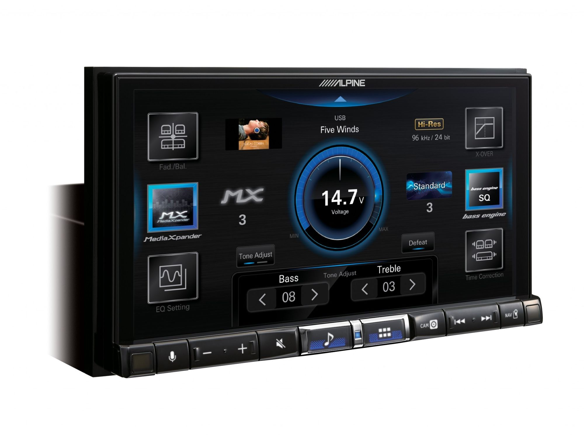 Ein Autoradio-Bildschirm. Er zeigt verschiedene Einstellungen und eine Spannung von 14,7 V.
