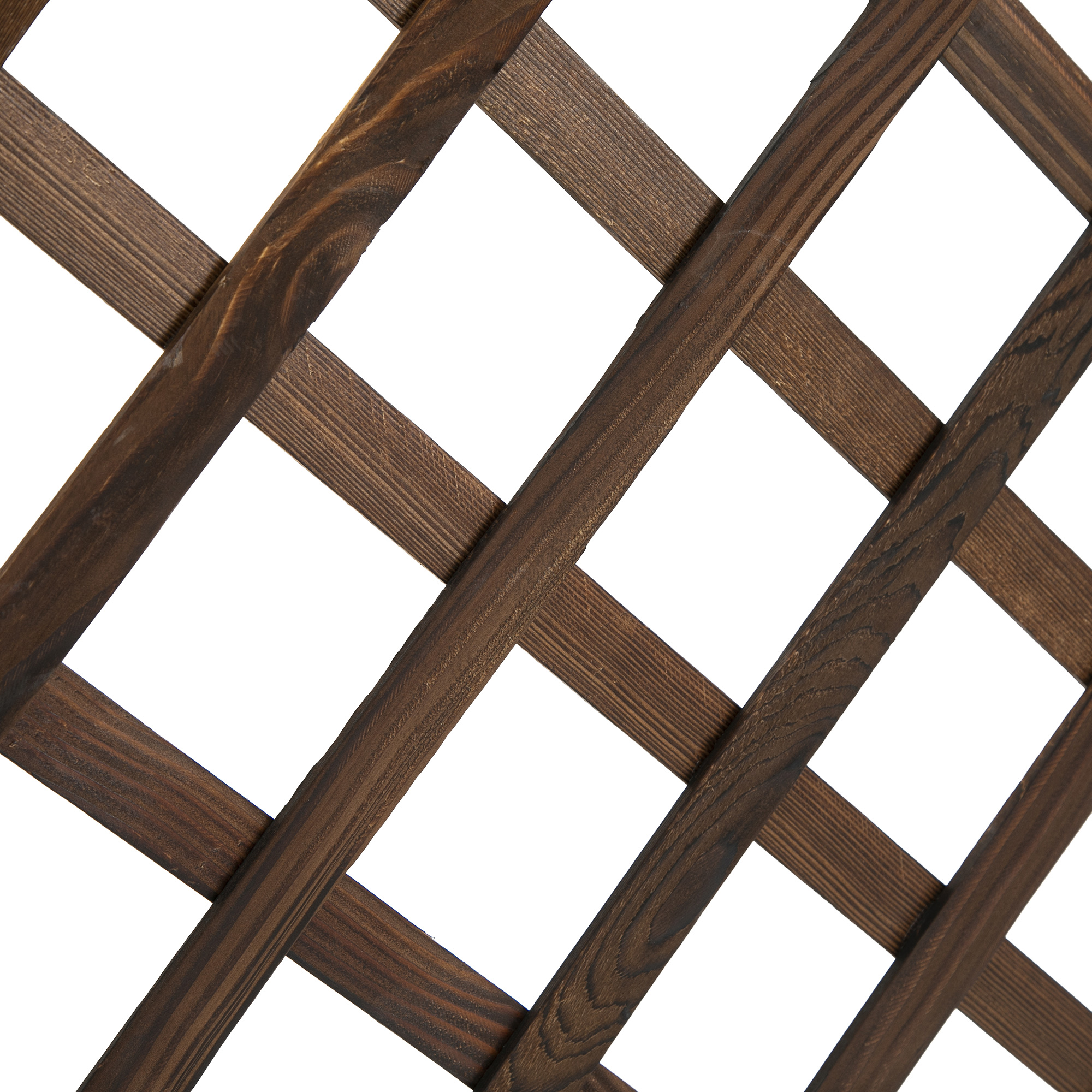 Ein hölzernes Spalier-Muster mit einem diagonalen Gitter, das eine dunkelbraune Farbe zeigt.