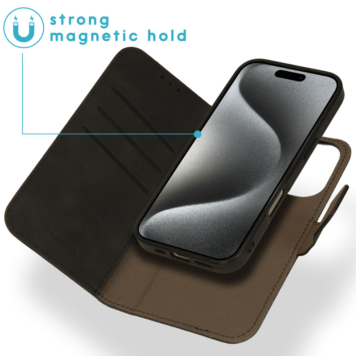 Un téléphone noir dans un étui portefeuille en cuir noir. Le téléphone est maintenu par une forte fixation magnétique.
