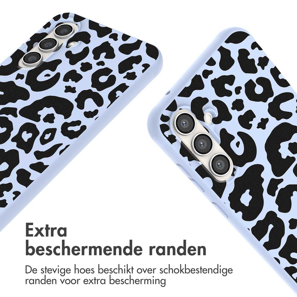 Twee telefoonhoesjes met luipaardprint op een lichtblauwe achtergrond.