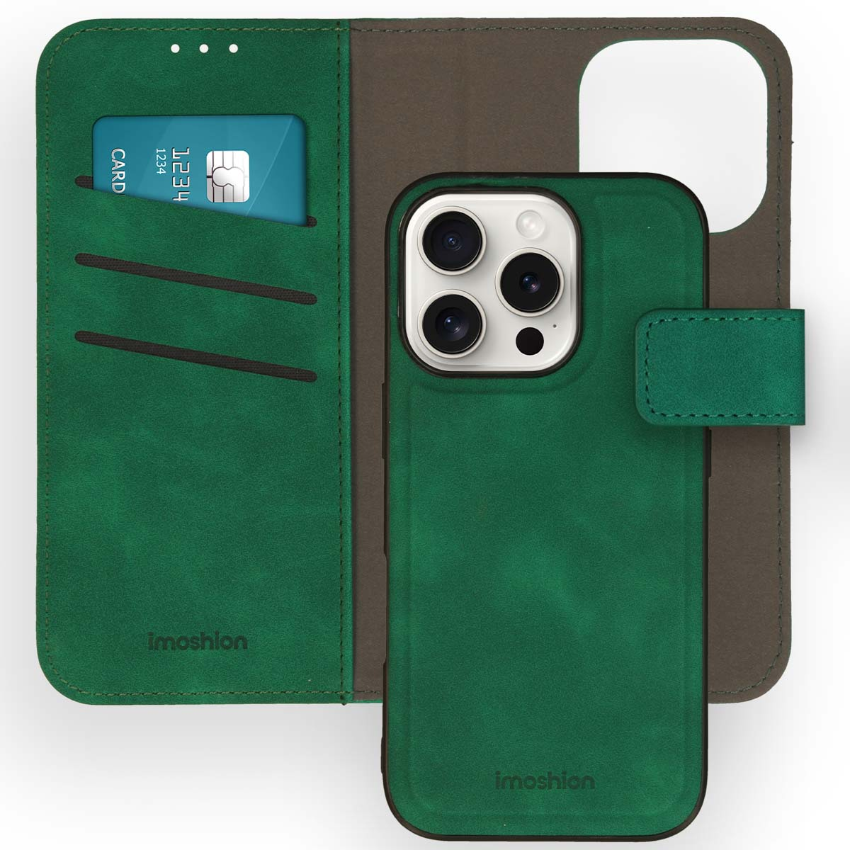 Étui de téléphone vert ouvert, montrant le téléphone avec caméra et fente pour carte. Le fond est marron.