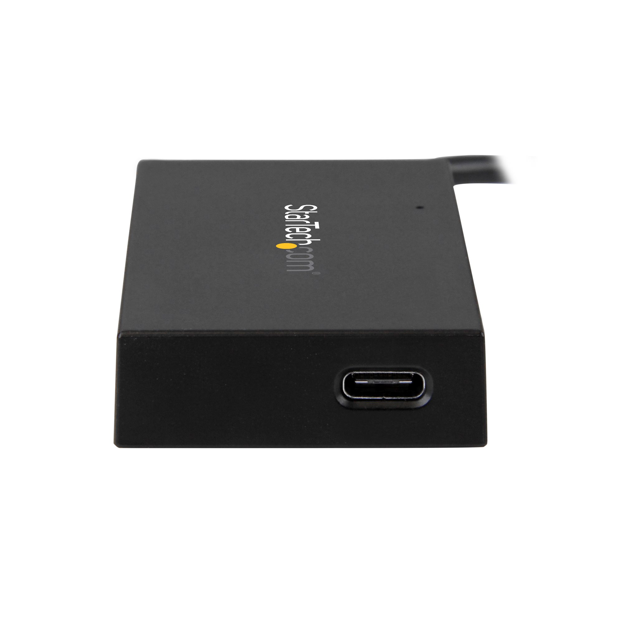 Un hub nero con porta USB-C e marchio su sfondo bianco.