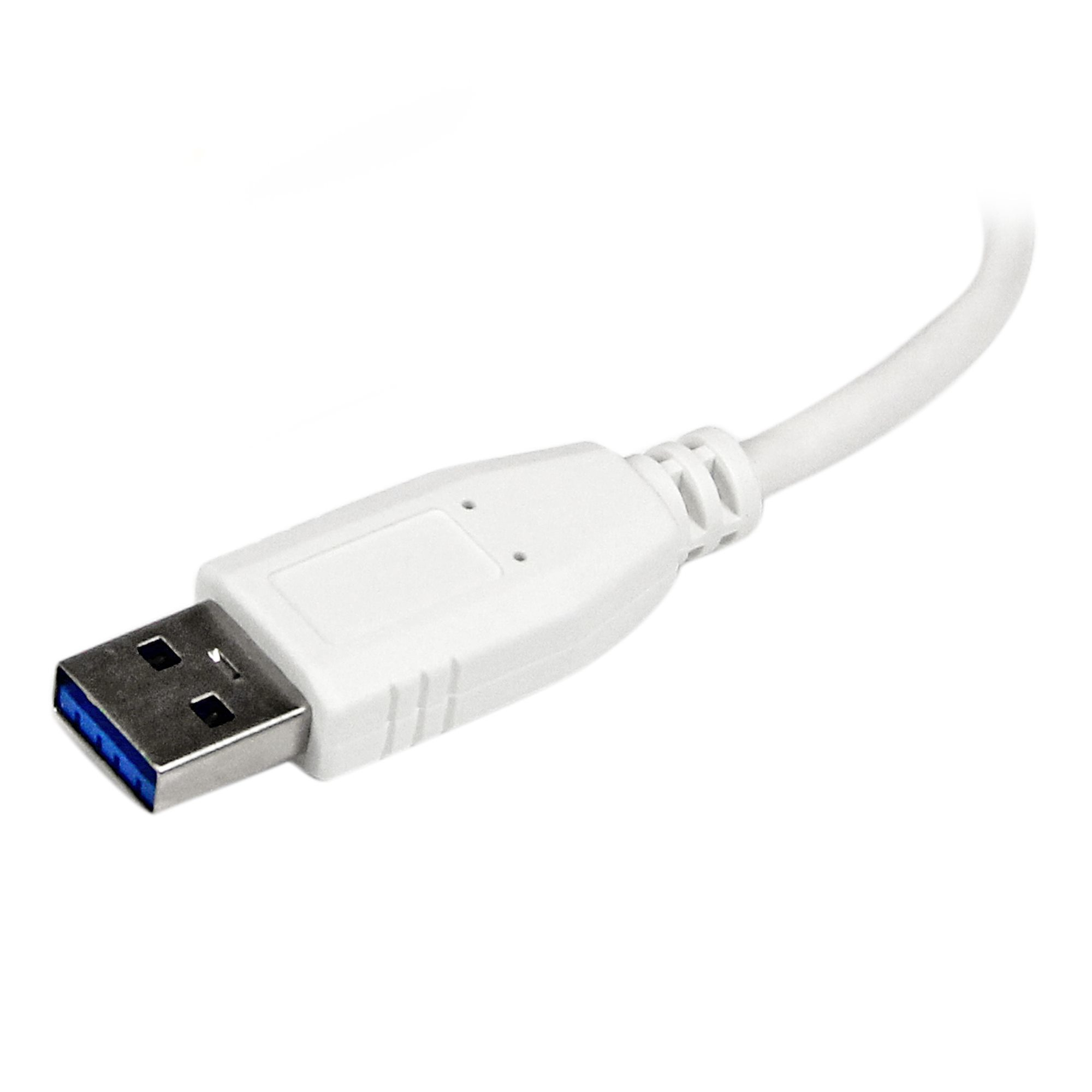 Conector de cable USB 3.0 blanco con inserto azul. El cable está curvado, sobre un fondo blanco.