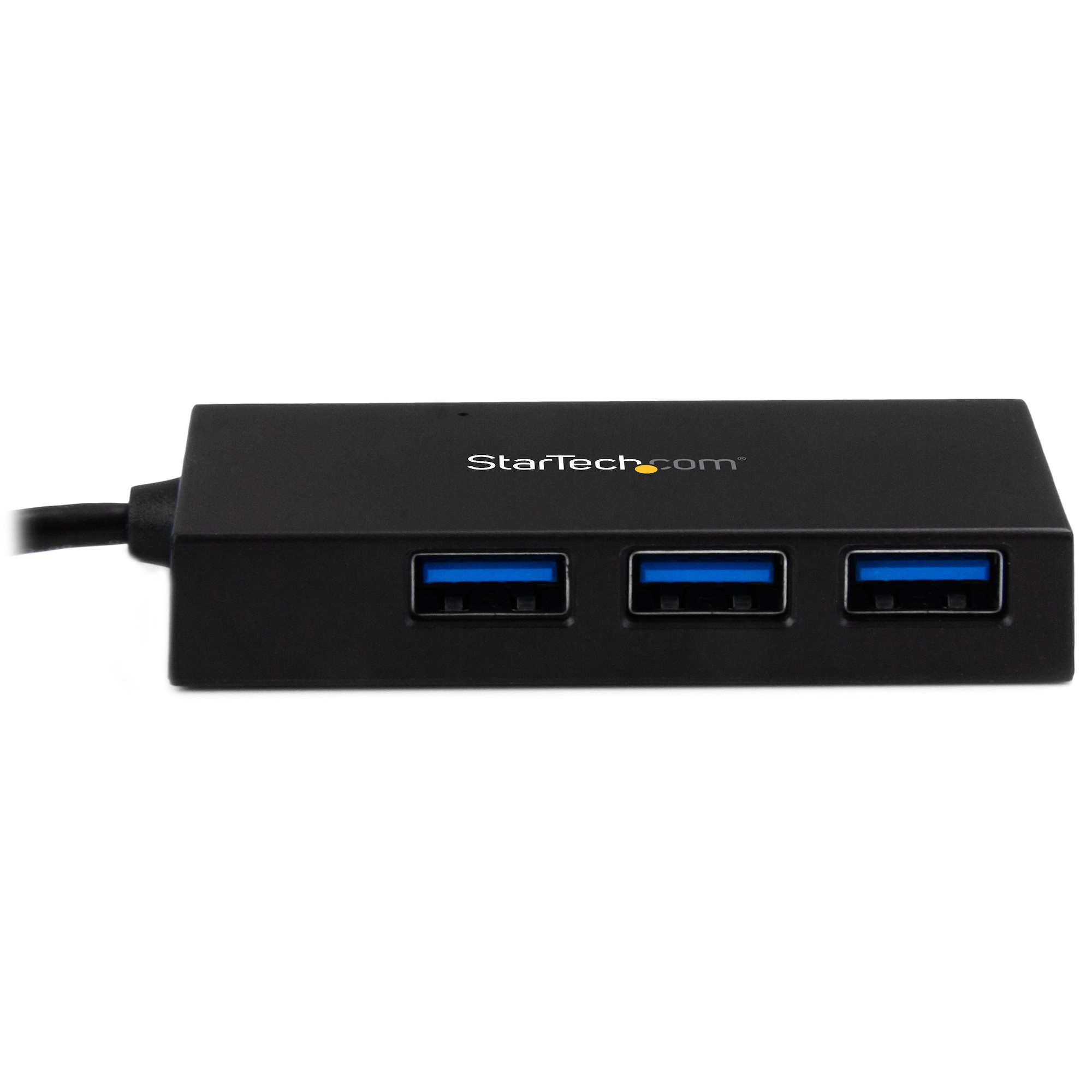 Schwarzer USB 3.0-Hub mit drei Anschlüssen.