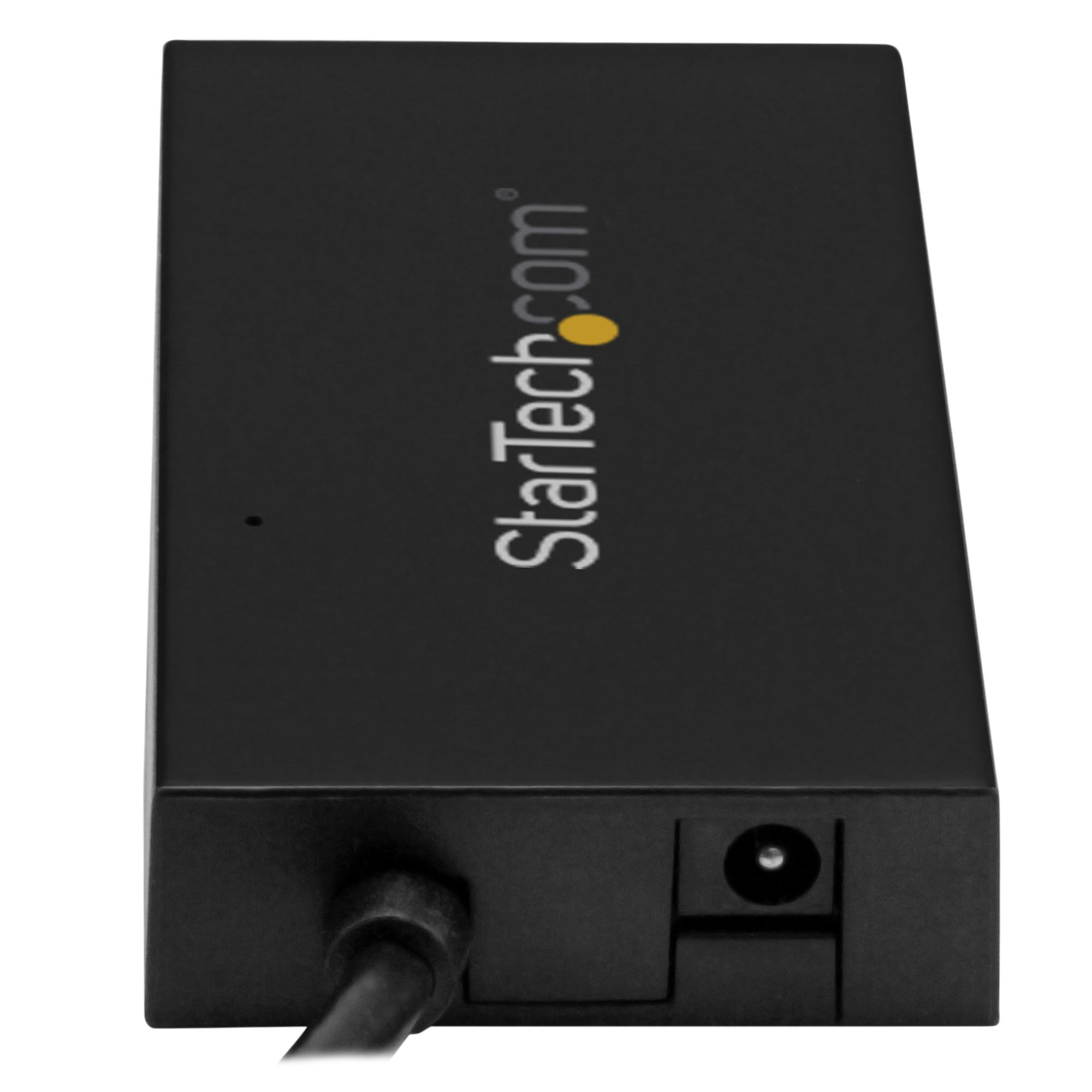 Adaptador de corriente negro StarTech.com. Tiene un puerto de alimentación y un cable.
