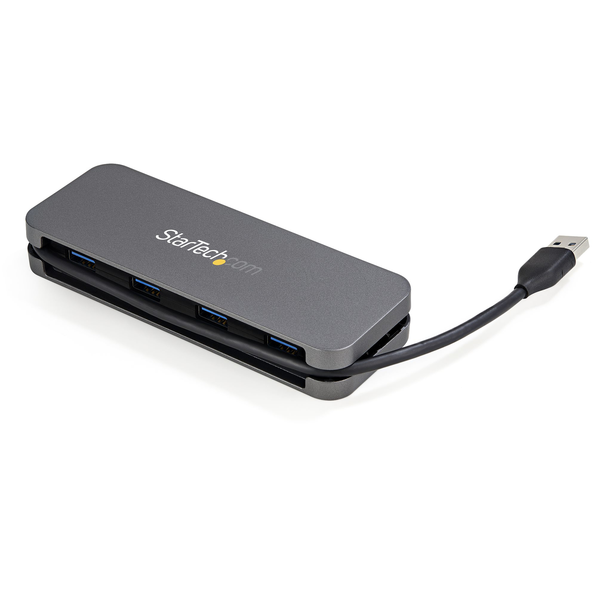 Dispositivo hub grigio con più porte USB, collegato a un cavo USB.