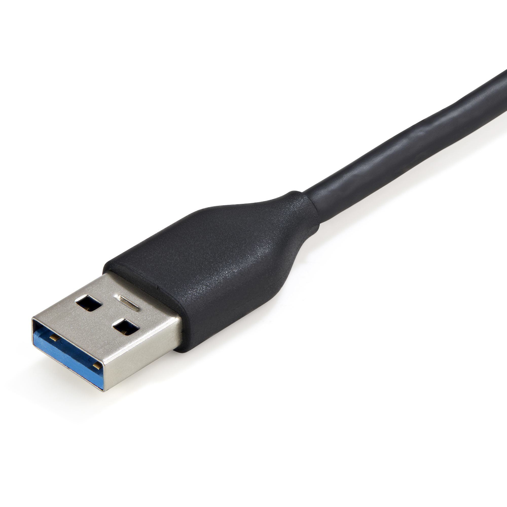 Un cavo USB nero con un connettore blu, sfondo bianco.