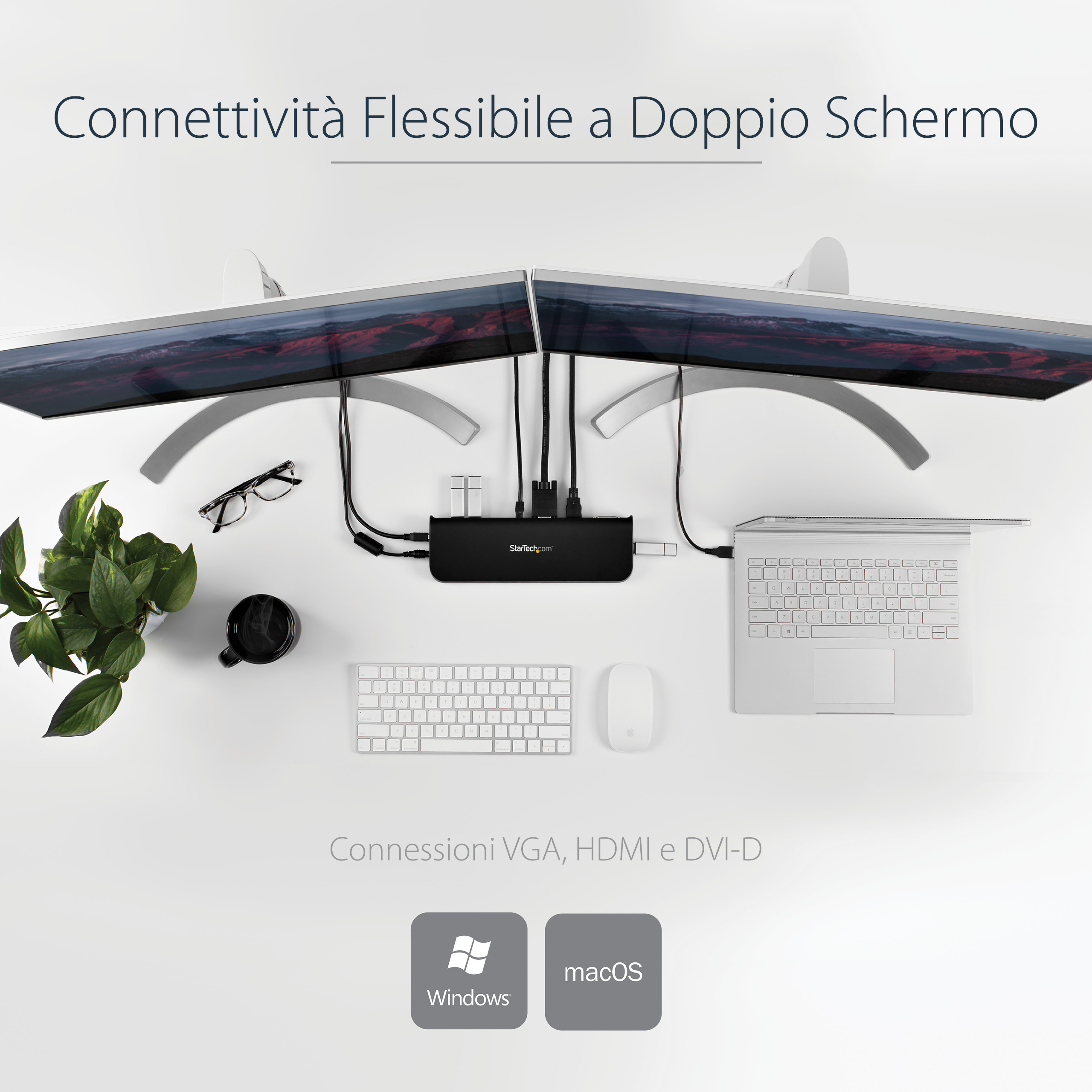 Configurazione con due monitor, un laptop, tastiera e mouse. Testi in alto e in basso.
