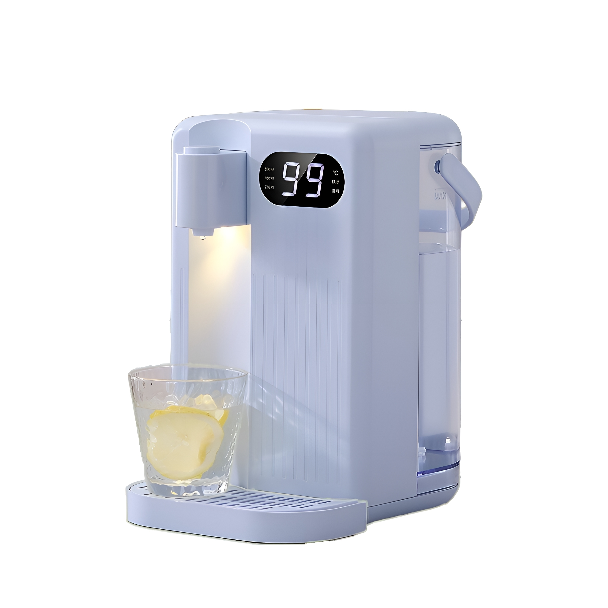 Blauer Wasserspender mit Glas Zitronenwasser. Digitalanzeige zeigt 99°C. Weißer Hintergrund.