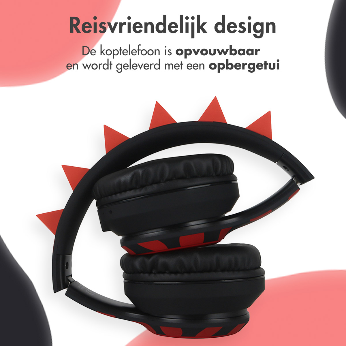 Opgevouwen zwarte koptelefoon met rode accenten. Achtergrond met rode en zwarte abstracte vormen.
