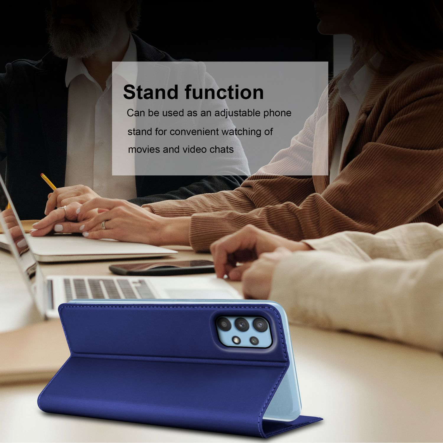 Eine blaue Handyhülle als Handy-Ständer, mit Text über die Standfunktion.