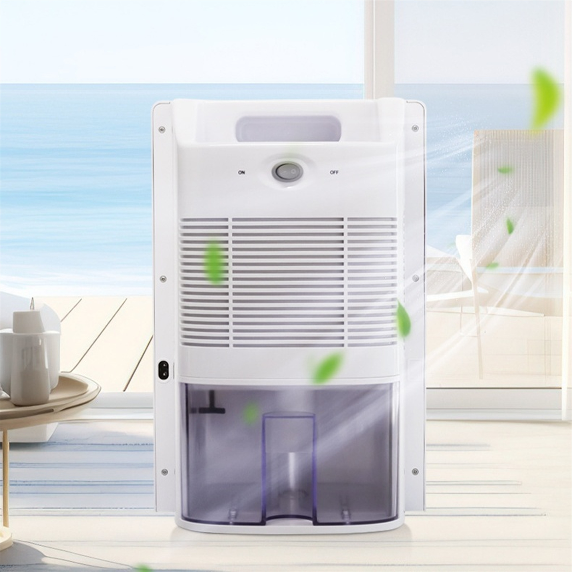 Ein weißer Luftentfeuchter mit Wassertank, mit grünen Blättern vor einem Fenster.