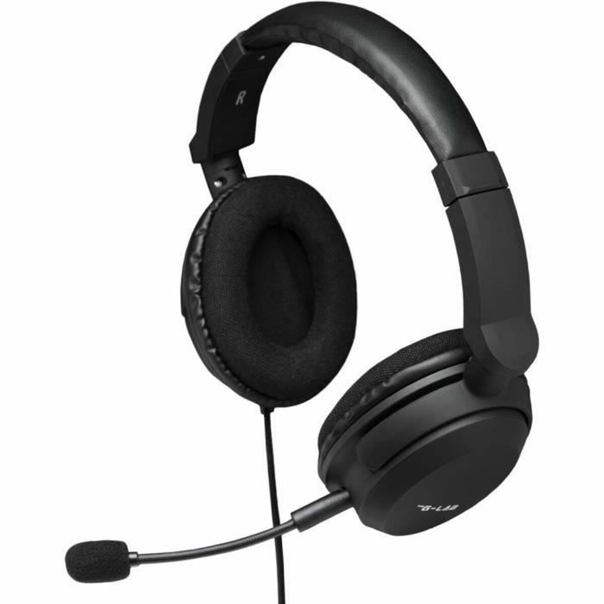 Zwarte koptelefoon met een microfoon. Oorschelpen en microfoon zijn zichtbaar. Zwarte kabel.