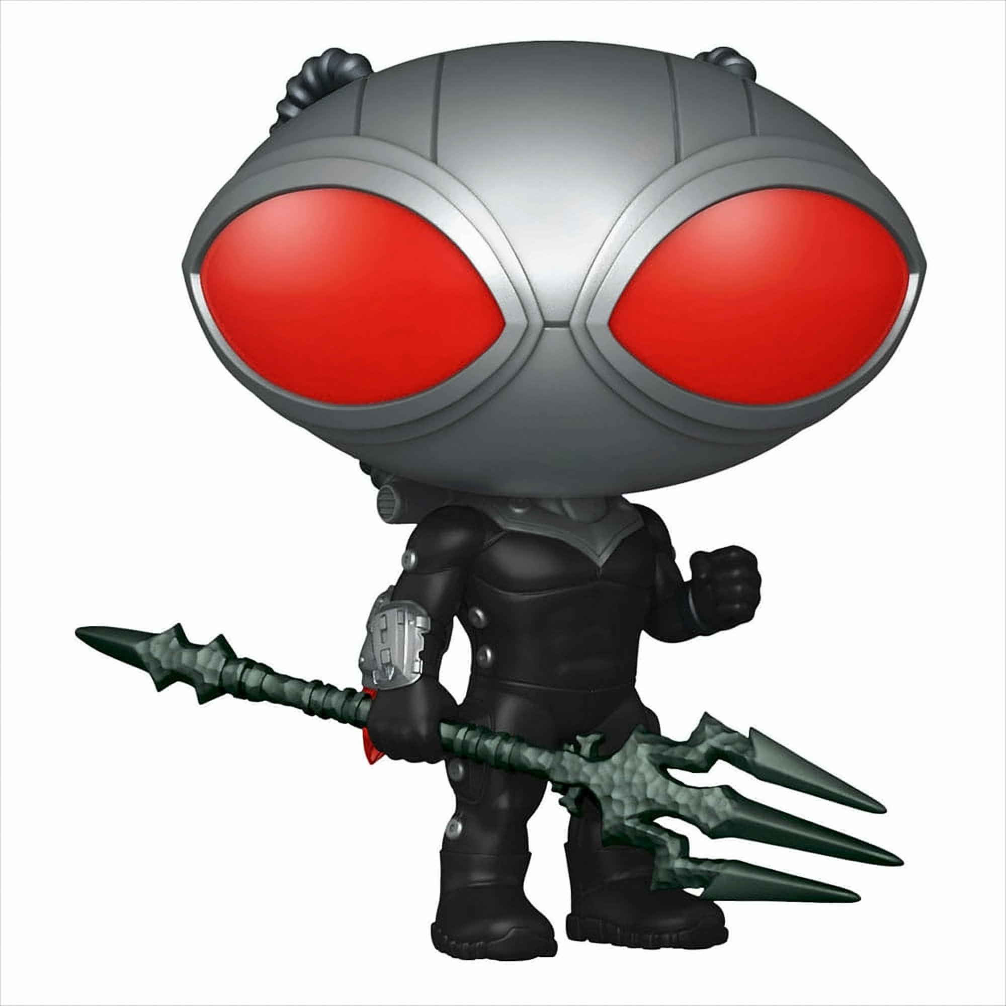 Action figure di Black Manta. È un giocattolo con elmetto, occhi rossi e un tridente. Sfondo bianco.
