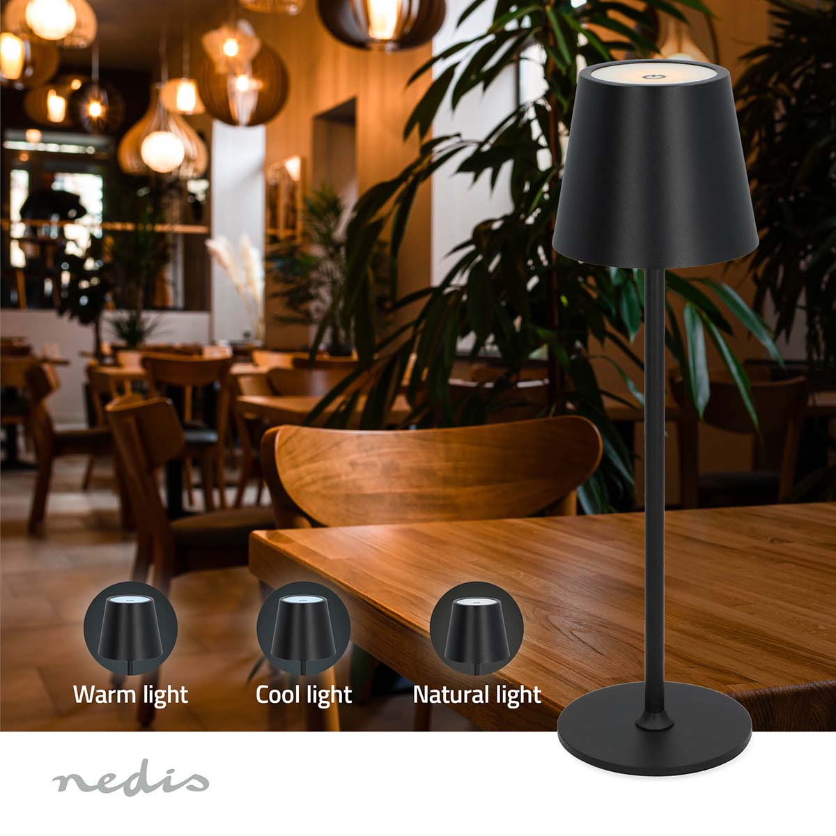 Lampe noire sur table en bois. Trois lumières d'échantillon : chaude, froide et naturelle.