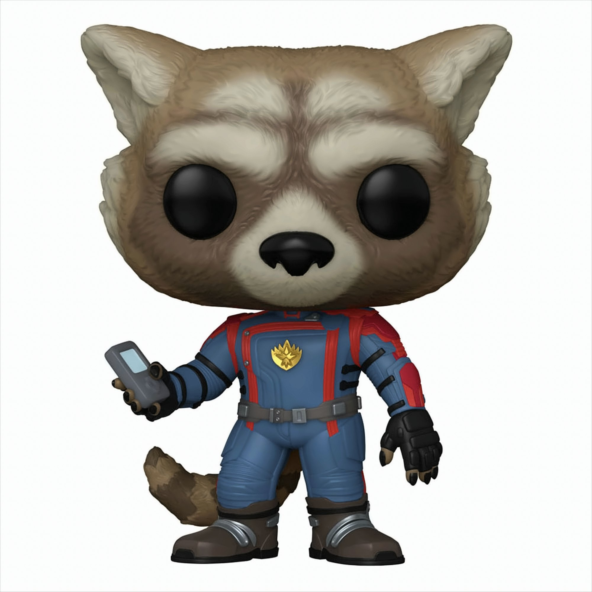 Rocket, Waschbär-Spielzeugfigur. Blaue und rote Uniform. Weißer Hintergrund.