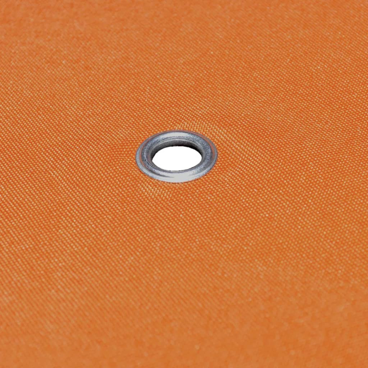 Primo piano di un tessuto arancione con un occhiello metallico. Trama e motivo visibili.