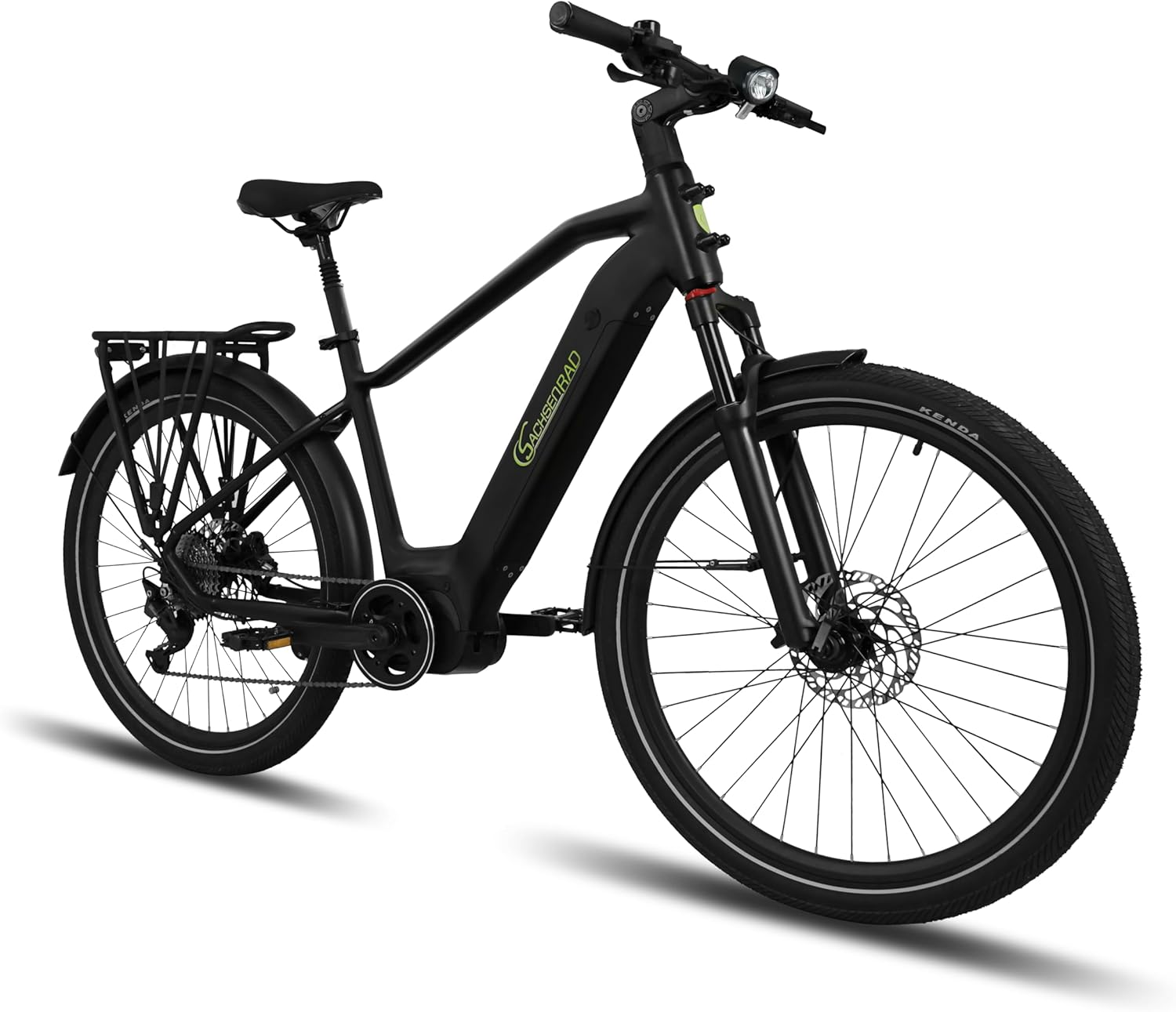 Schwarzes Elektrofahrrad mit schwarzen Reifen, auf weißem Hintergrund.