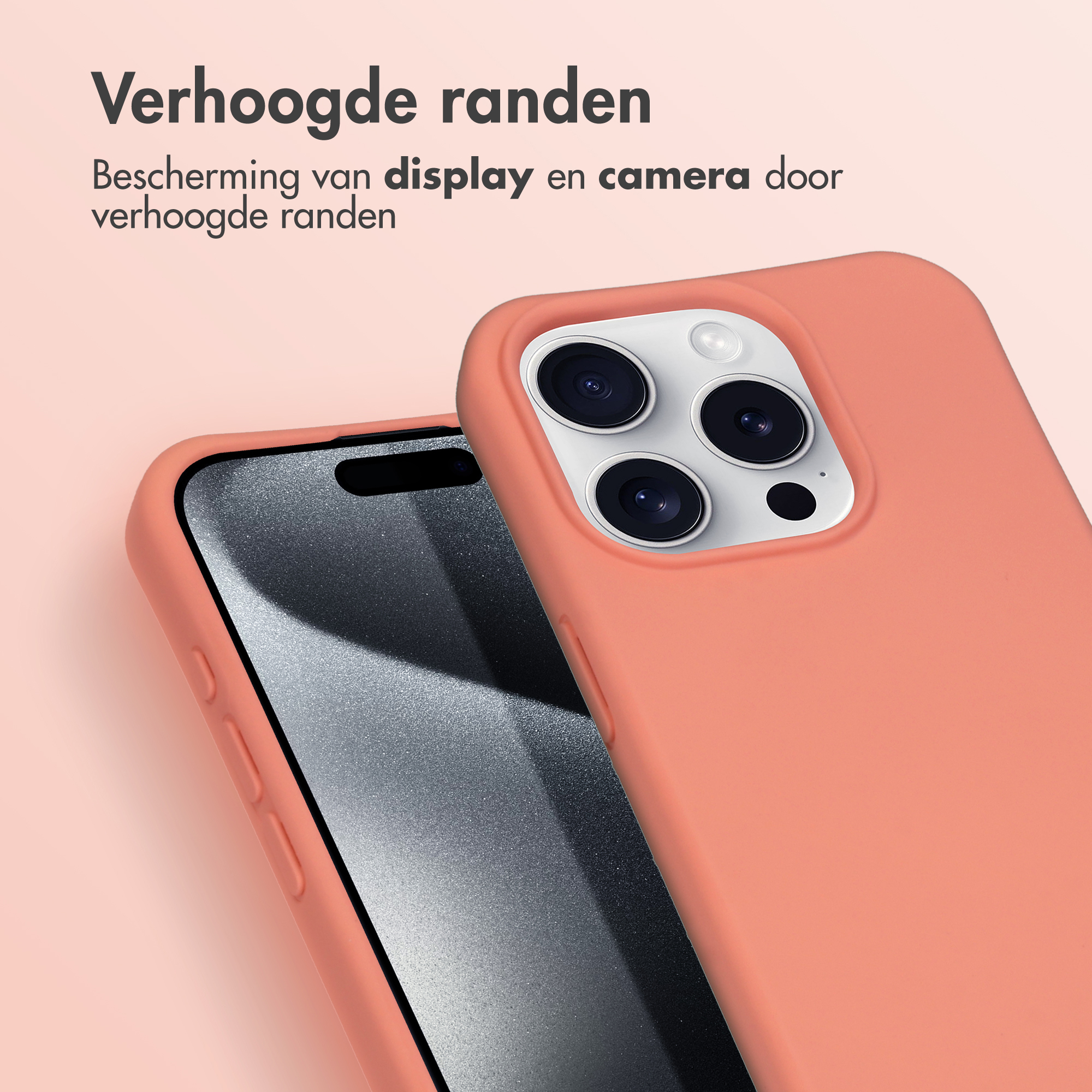 Close-up van een telefoonhoesje en een telefoon. De case is koraal. De achtergrond is perzik.